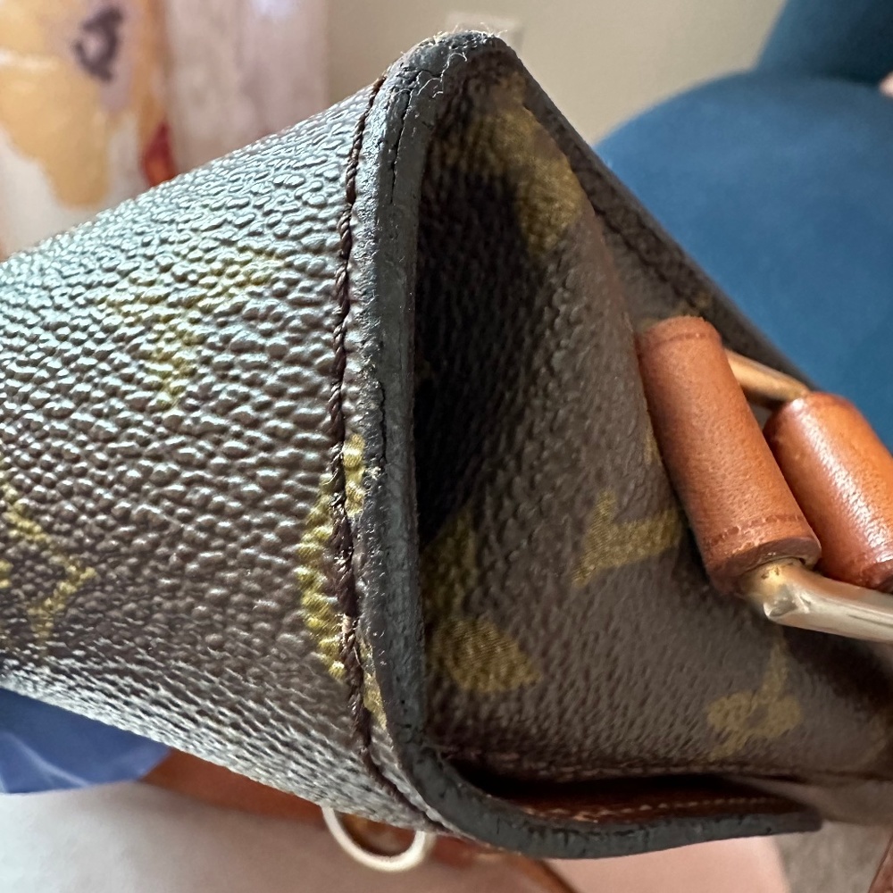 Authentic Louis Vuitton Saint Cloud GM Size Monogram Crossbody/Shoulder Bag - Picture 8 of 16